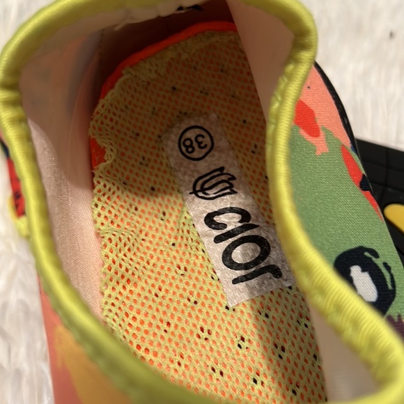 Swim shoes—Women’s - Picture 4 of 4